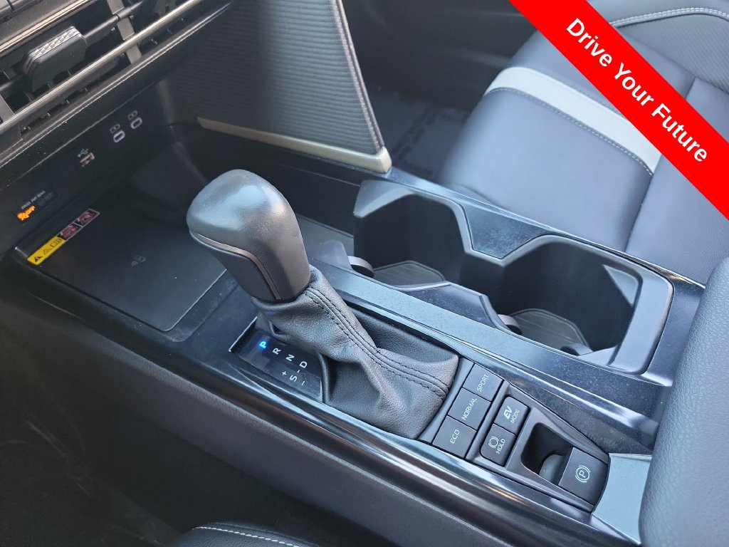 Used 2025 Toyota Camry SE w/ Convenience Package FWD image 13