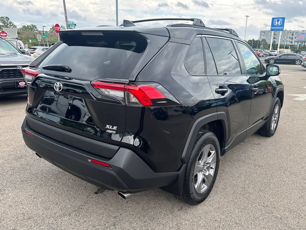 Used 2022 Toyota RAV4 XLE w/ Convenience Package AWD/4WD image 9