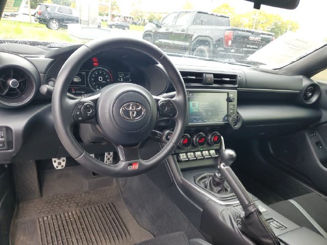 Used 2023 Toyota GR86 Premium w/ ALL Weather Mat Package (TMS) RWD image 10