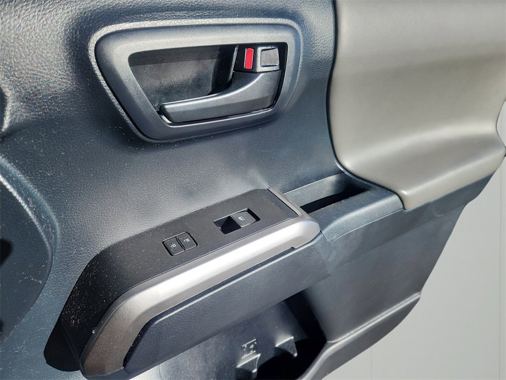 Used 2017 Toyota Tacoma SR5 image 16