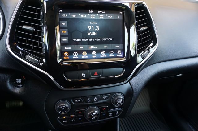 Used 2019 Jeep Cherokee Limited FWD image 4