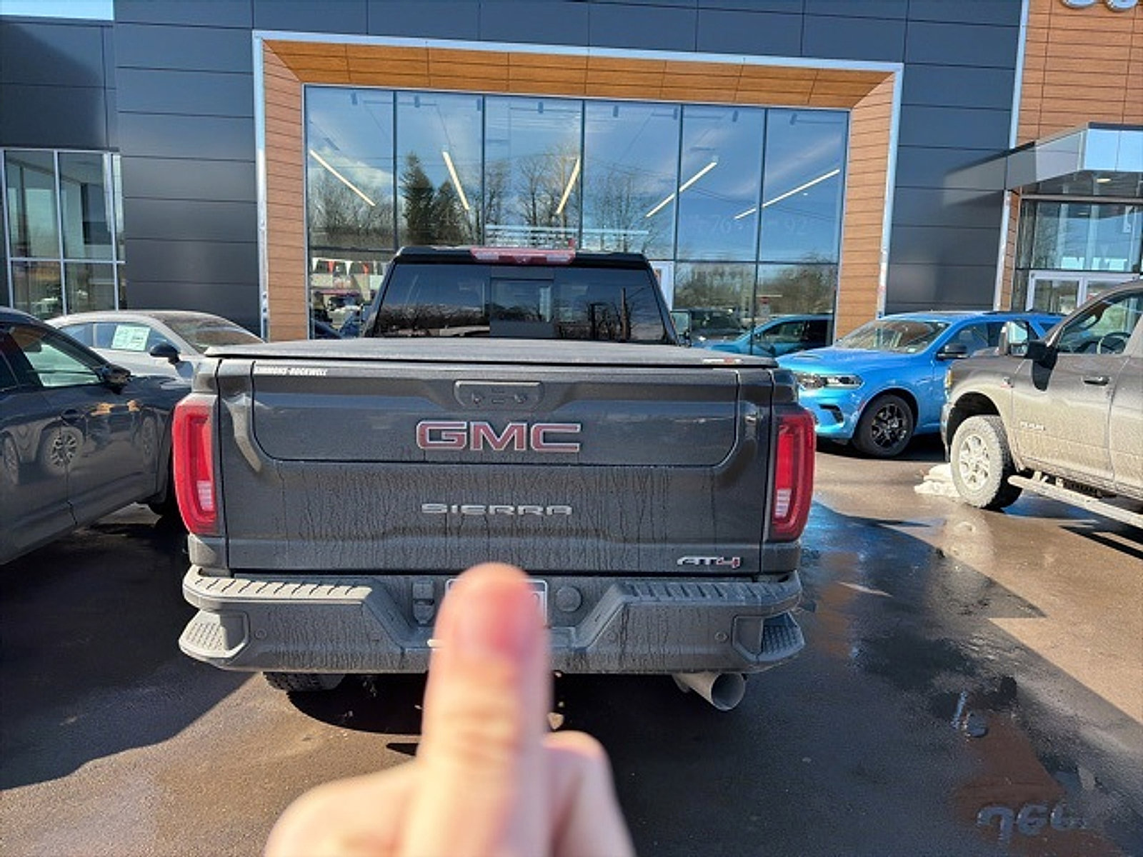 Used 2020 GMC Sierra 2500 AT4 w/ AT4 Premium Package image 9