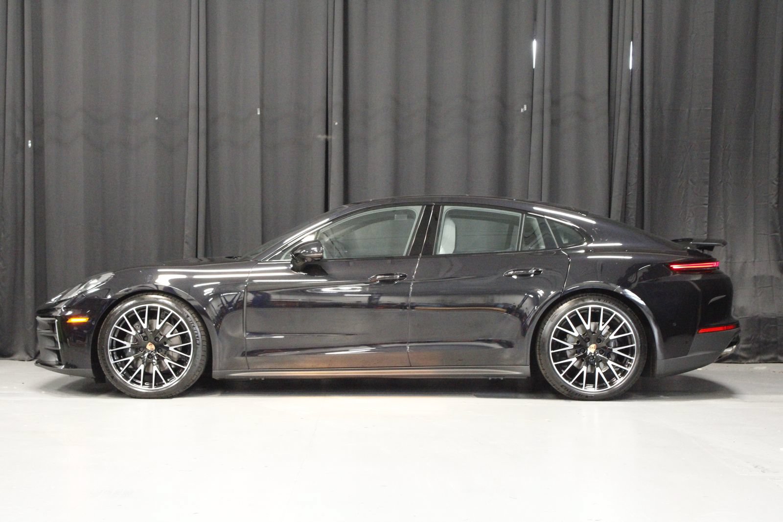 New 2026 Porsche Panamera 4 AWD/4WD image 2