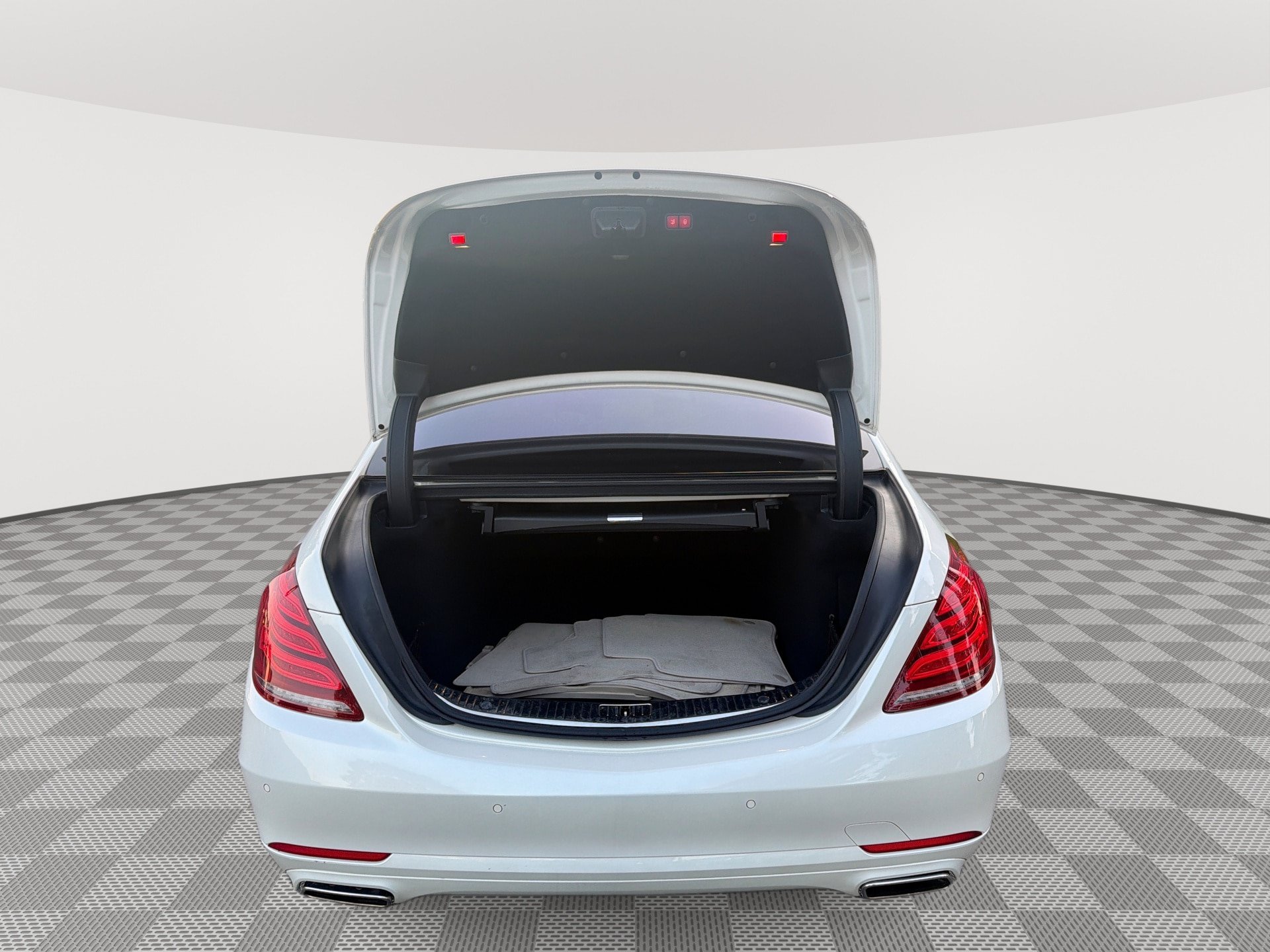 Used 2015 Mercedes-Benz S 550 Sedan w/ Premium 1 Package image 21