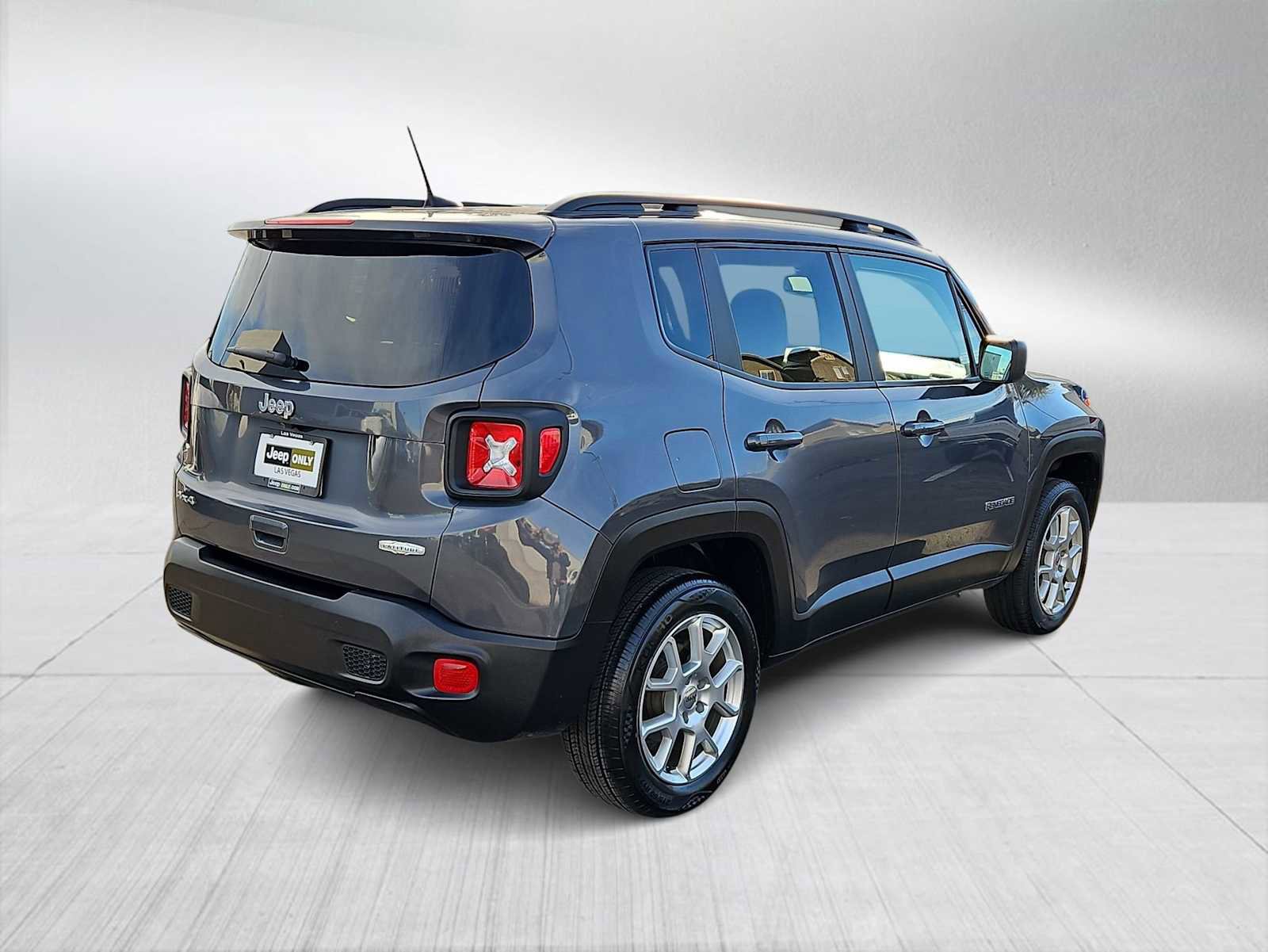 Used 2022 Jeep Renegade Latitude w/ Convenience Group image 8