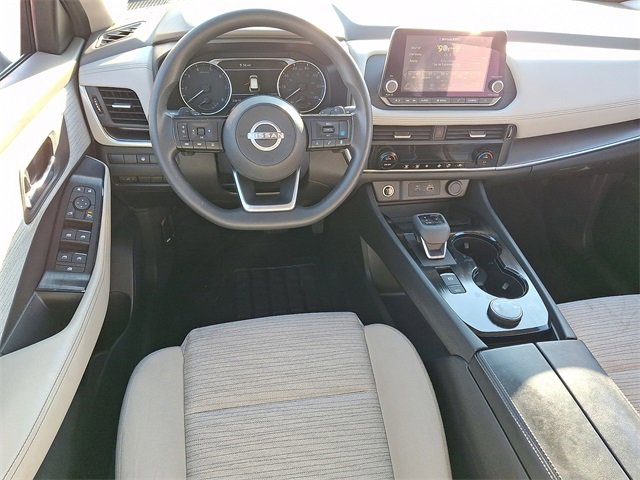 Used 2023 Nissan Rogue SV image 11