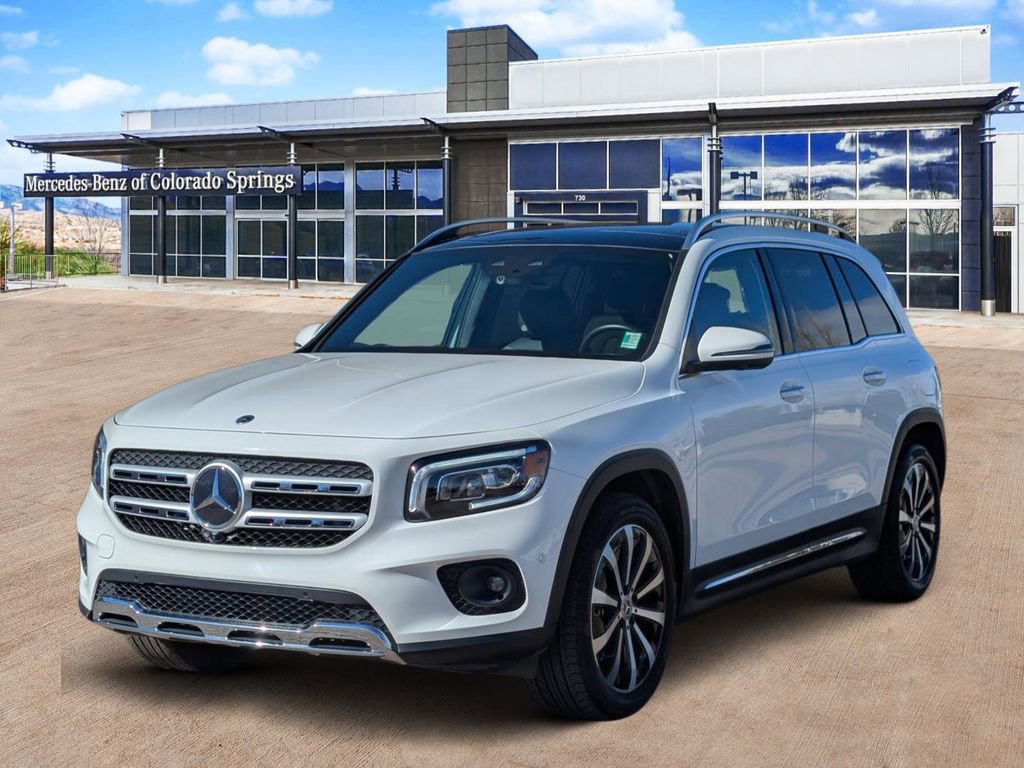 Used 2023 Mercedes-Benz GLB 250 4MATIC image 3