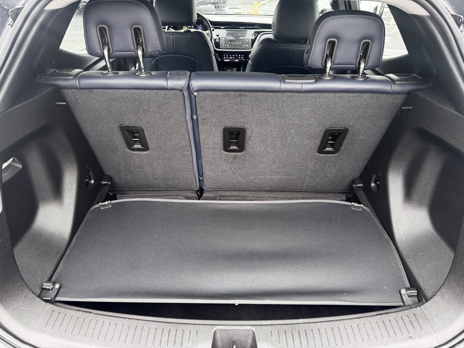 Used 2022 Chevrolet Bolt EUV Premier w/ Sun & Sound Package FWD image 11
