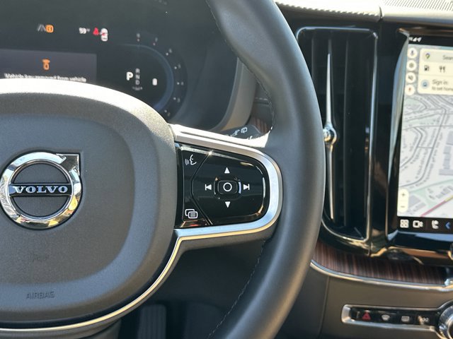 Used 2025 Volvo XC60 B5 Ultra w/ Protection Package Premier image 30
