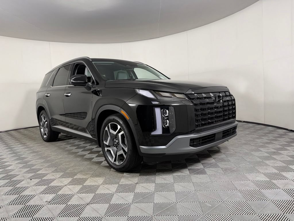Used 2025 Hyundai Palisade SEL FWD image 3