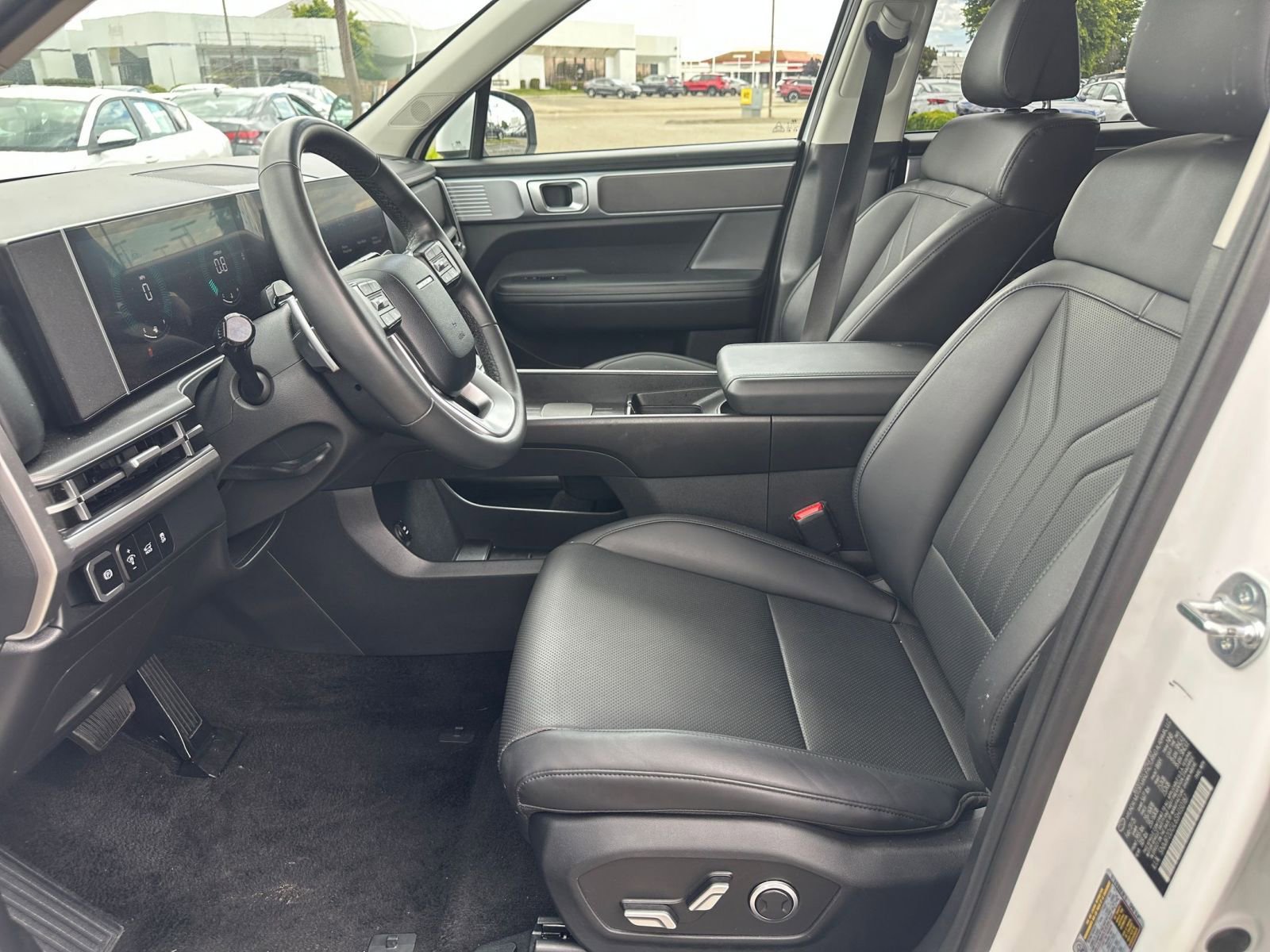Used 2025 Hyundai Santa Fe SEL AWD/4WD image 30