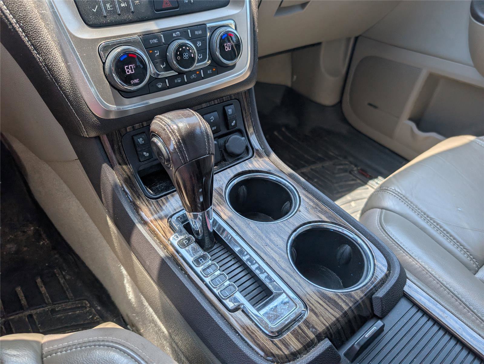 Used 2015 GMC Acadia Denali FWD image 18