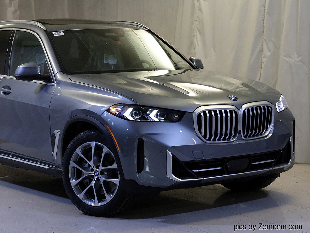 New 2026 BMW X5 xDrive50e w/ Executive Package image 2