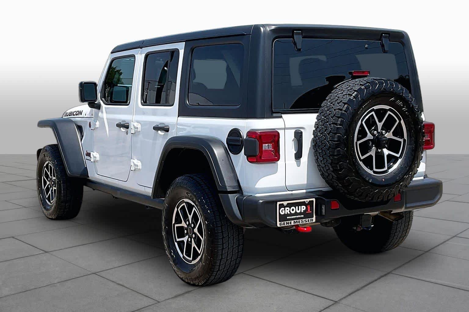 Used 2024 Jeep Wrangler Unlimited Rubicon AWD/4WD image 11