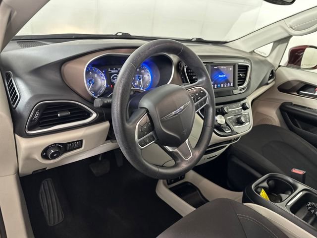 Used 2019 Chrysler Pacifica Touring Plus w/ Tire & Wheel Group image 13