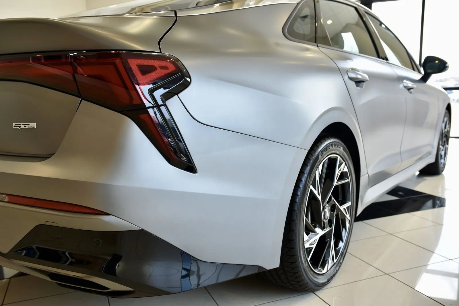 Used 2025 Kia K5 GT-Line AWD/4WD image 9