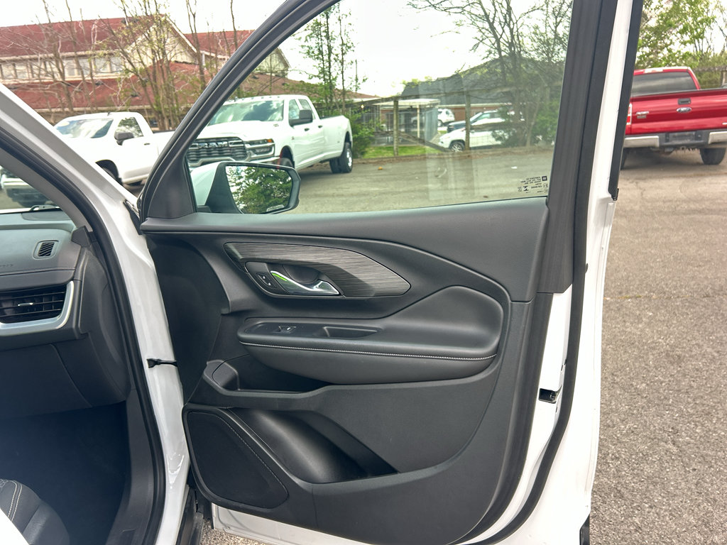 Used 2023 GMC Terrain SLE FWD image 14