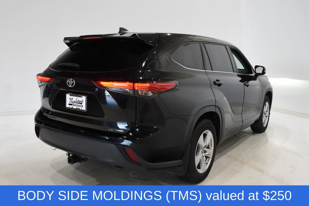 Used 2023 Toyota Highlander LE AWD/4WD image 4