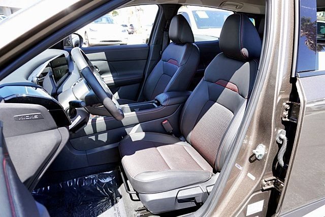 New 2026 Nissan Kicks SR w/ Cold Weather Package FWD image 21