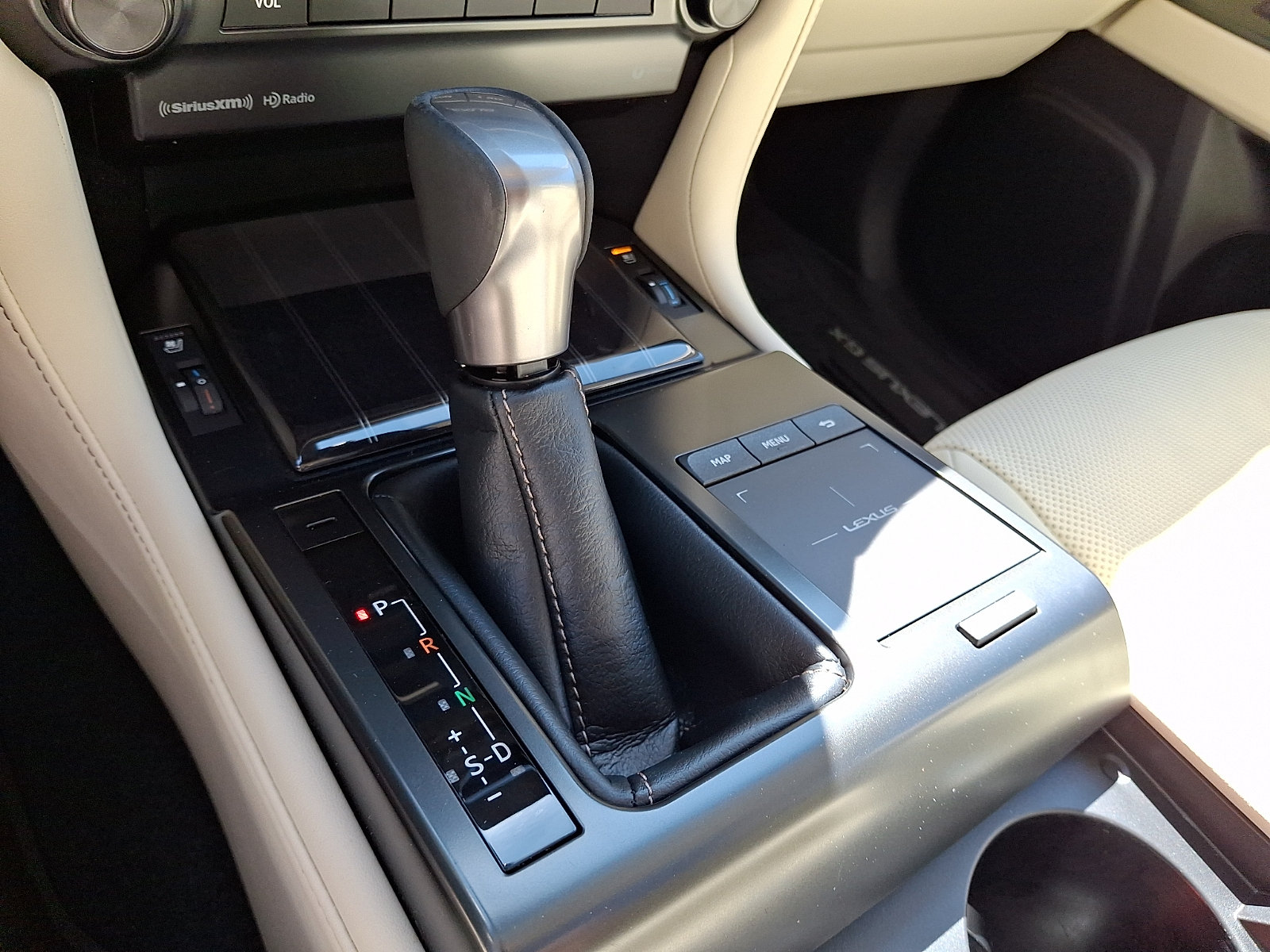 Certified 2023 Lexus GX 460 Premium w/ Premium Package AWD/4WD image 16