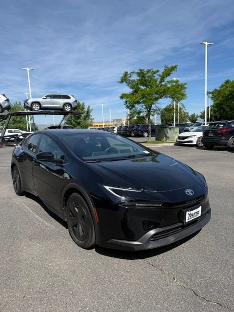 Certified 2023 Toyota Prius LE FWD image 4