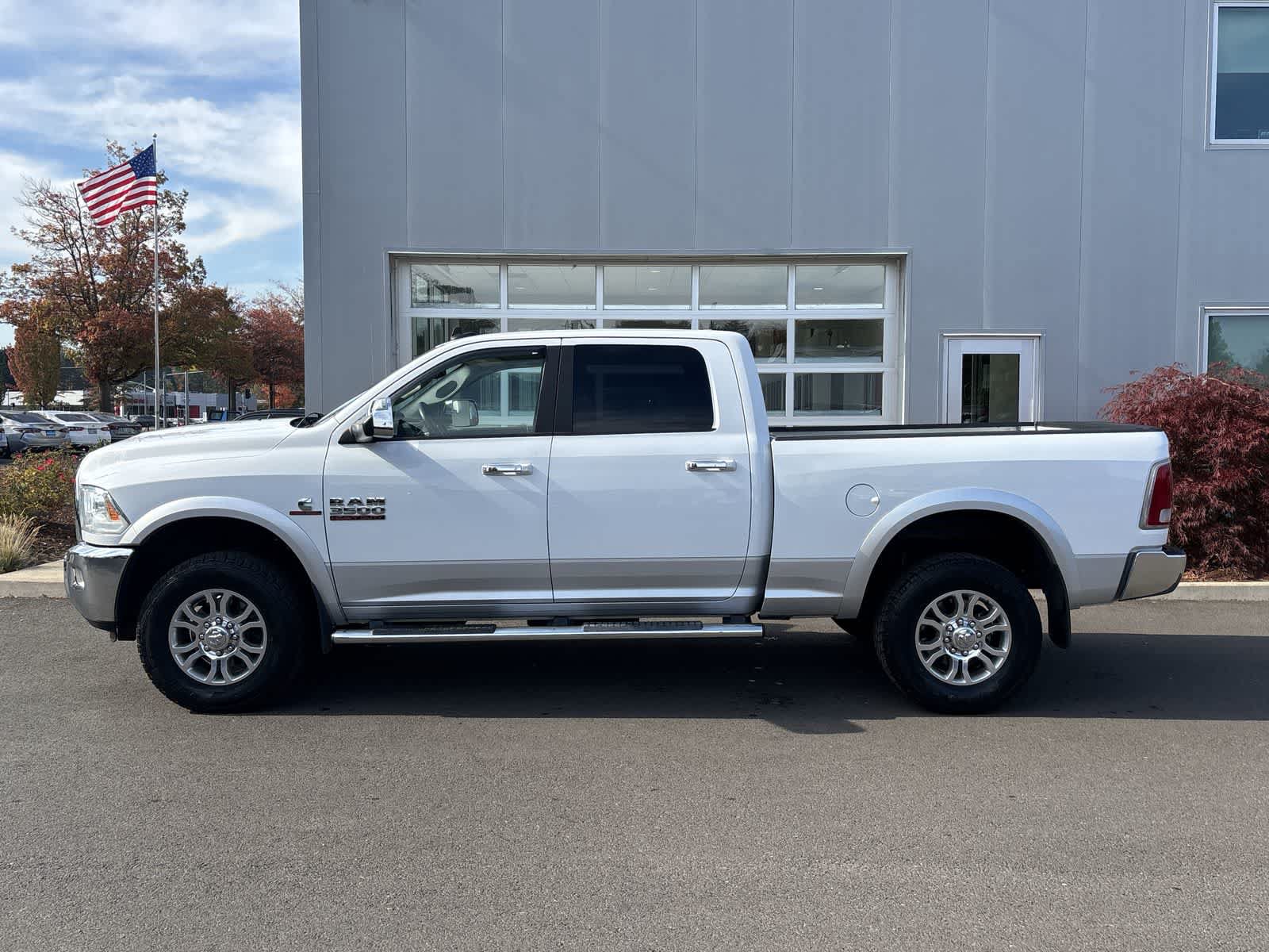 Used 2014 RAM 3500 Laramie w/ Convenience Group AWD/4WD image 2
