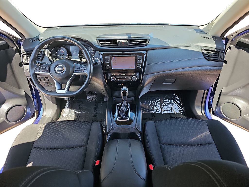 Used 2017 Nissan Rogue SV w/ SV Premium Package FWD image 9
