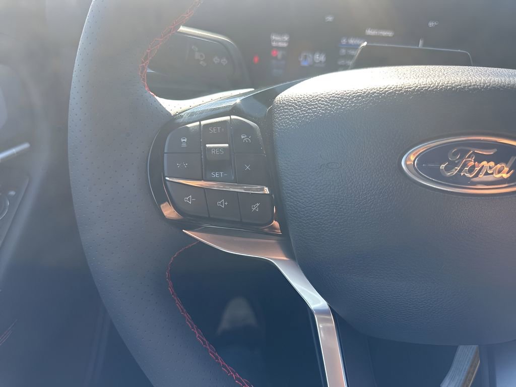 Used 2025 Ford Explorer ST-Line w/ Premium Package image 16