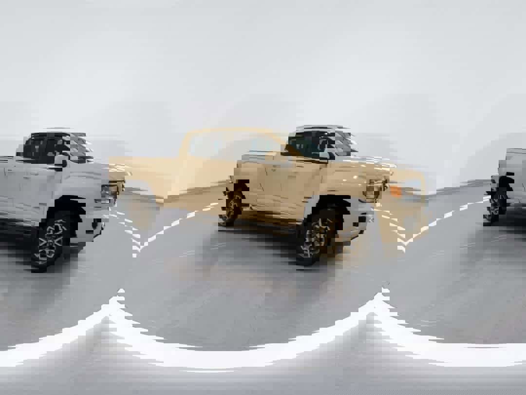 Used 2019 GMC Canyon All Terrain w/ Trailering Package image 2