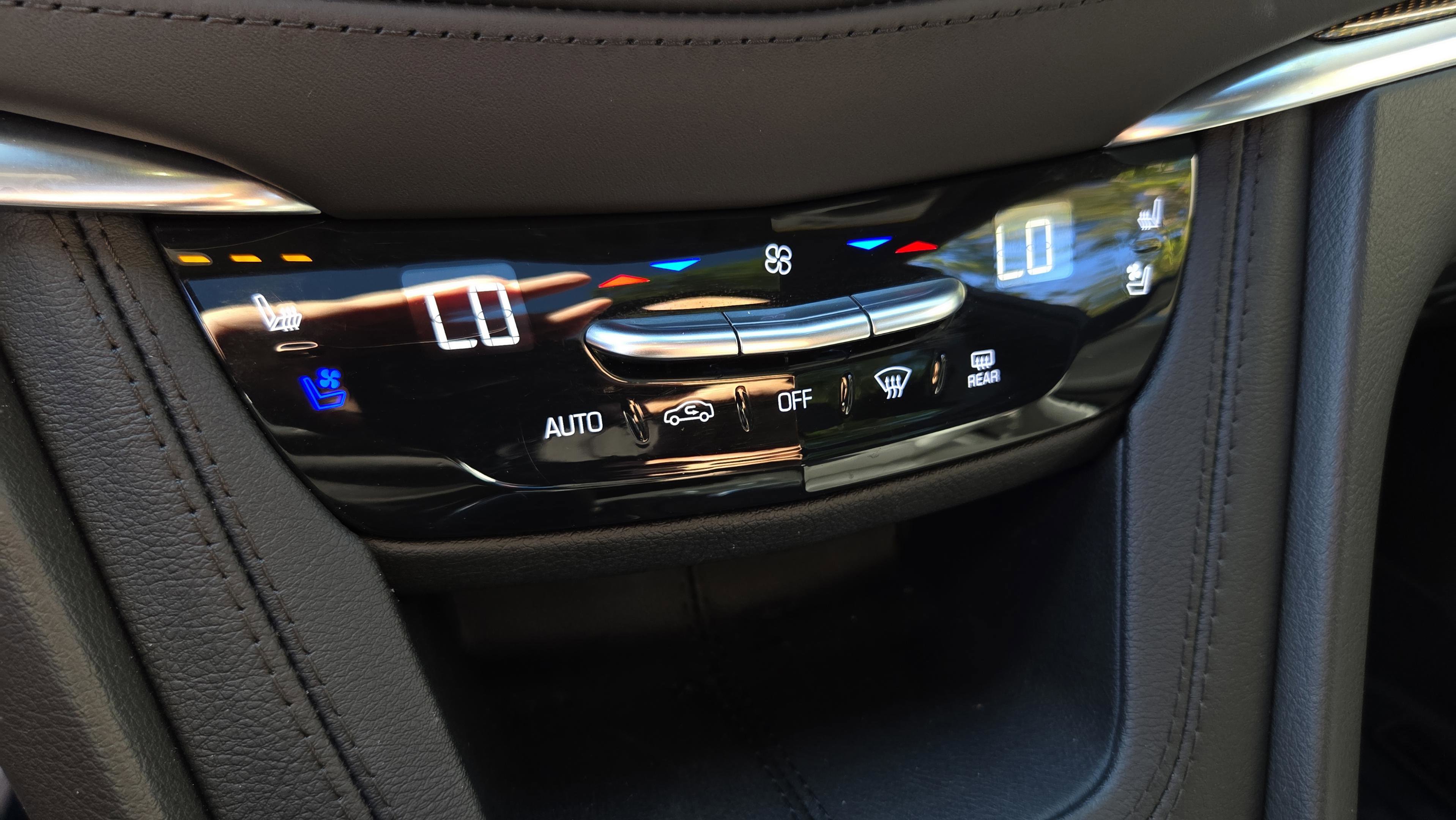 Used 2024 Cadillac XT5 Premium Luxury w/ Platinum Package FWD image 21