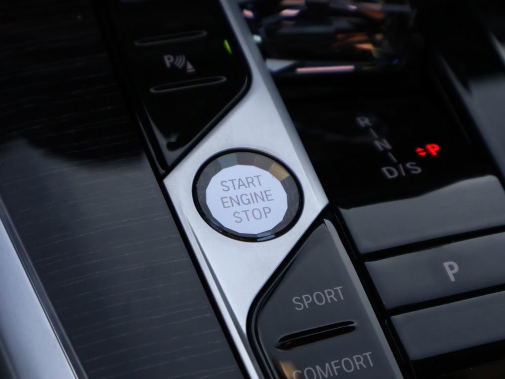 New 2026 BMW X7 M60i image 32