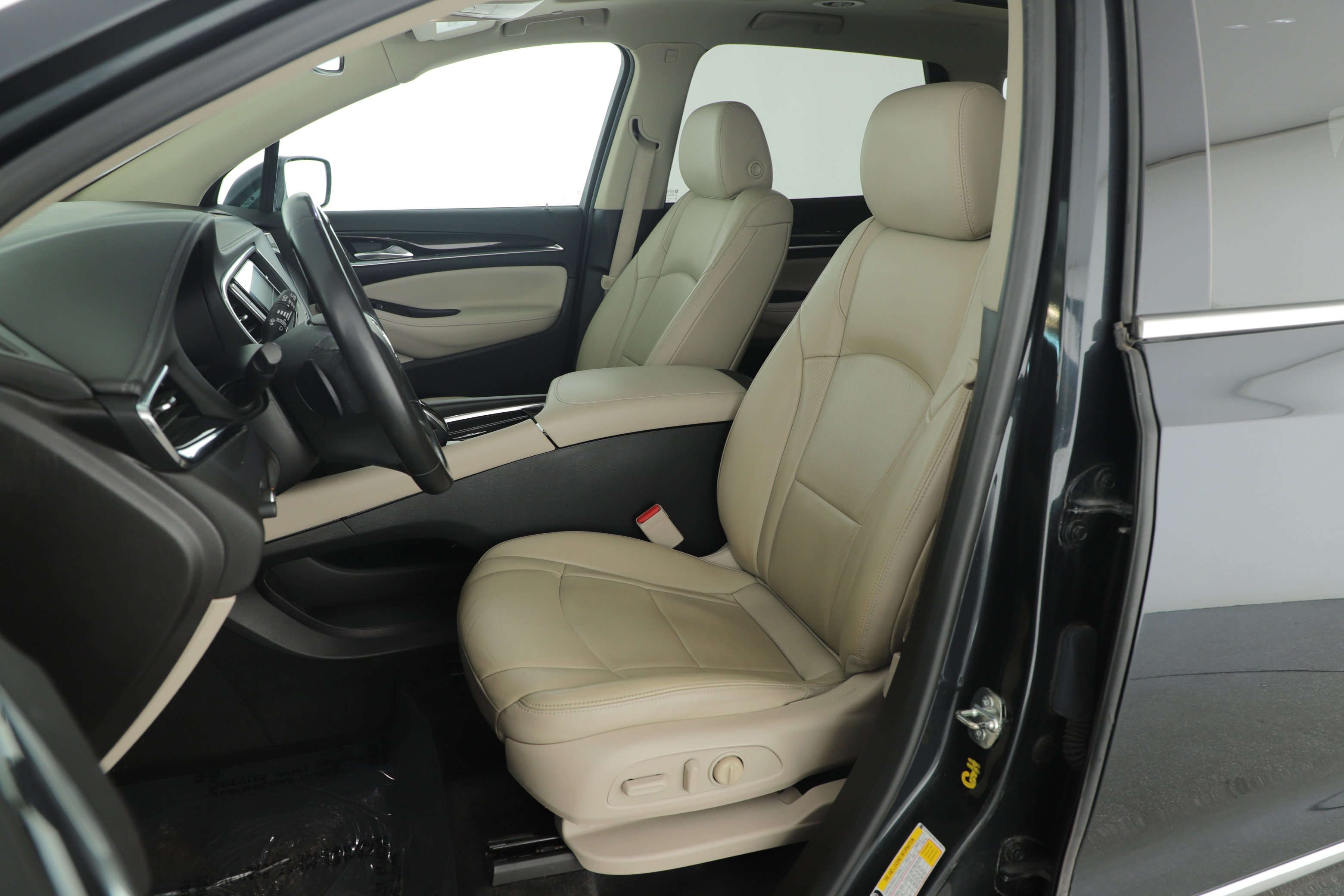 Used 2019 Buick Enclave Essence image 11