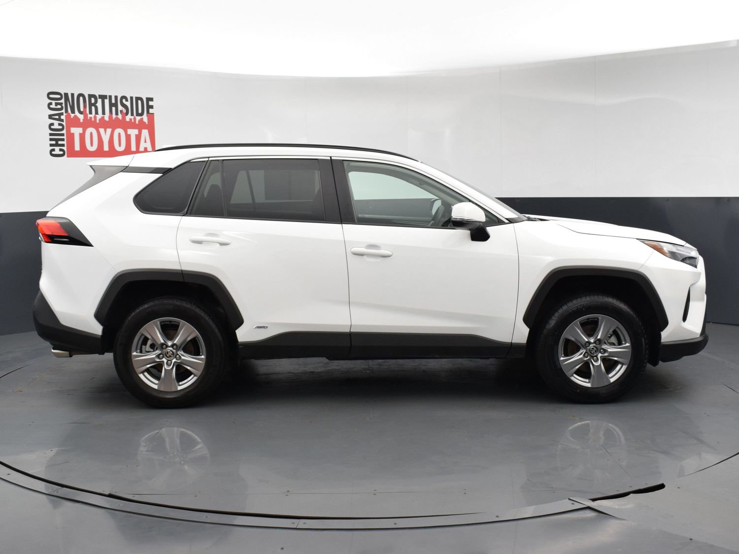 Used 2025 Toyota RAV4 XLE AWD/4WD image 5