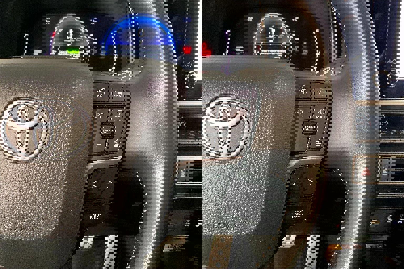 Used 2025 Toyota Camry SE image 19