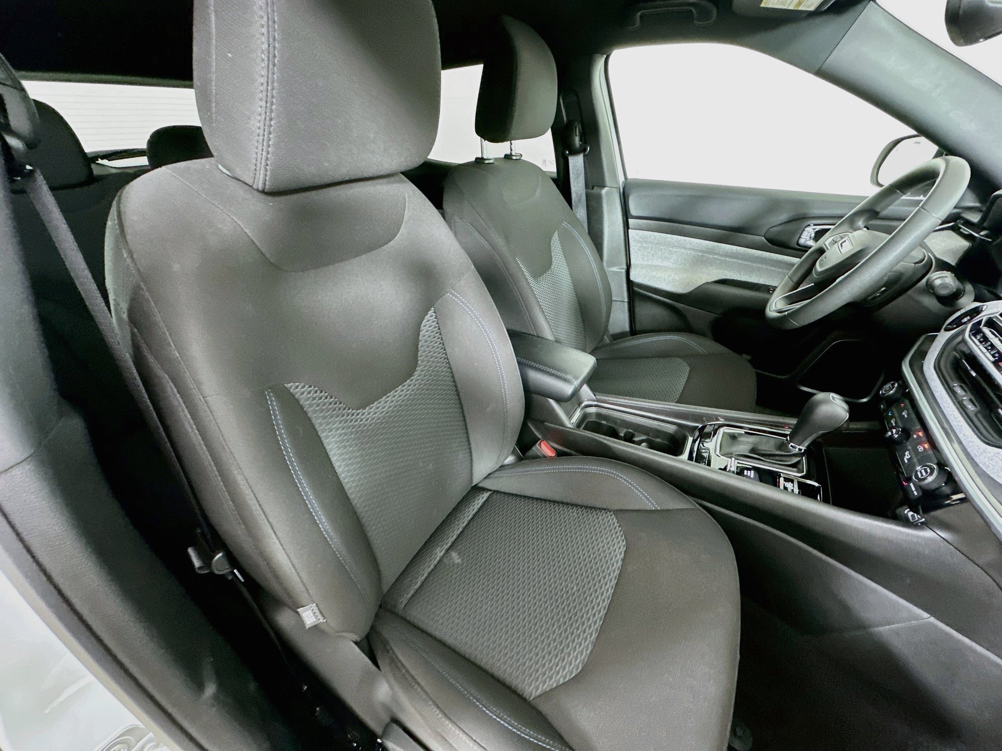 Certified 2025 Jeep Compass Sport AWD/4WD image 29
