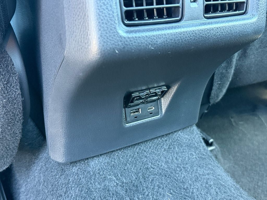 Used 2025 Toyota Camry SE FWD image 32