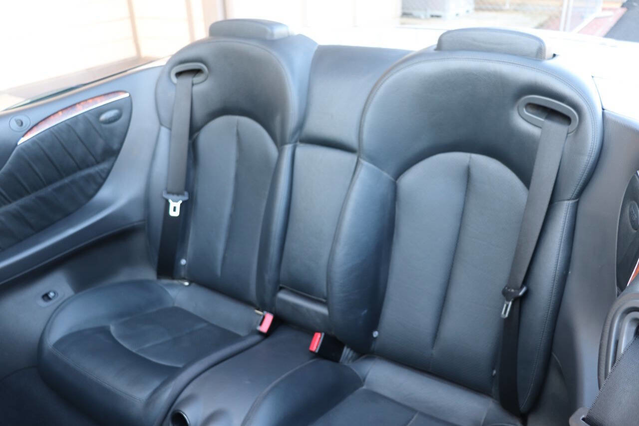 Used 2005 Mercedes-Benz CLK 320 Cabriolet image 50