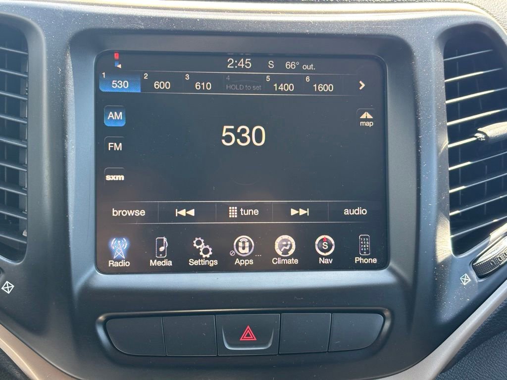 Used 2014 Jeep Cherokee Latitude AWD/4WD image 22