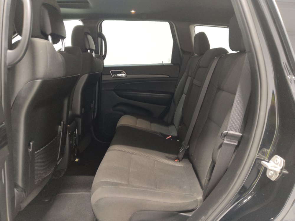 Used 2019 Jeep Grand Cherokee Laredo AWD/4WD image 18