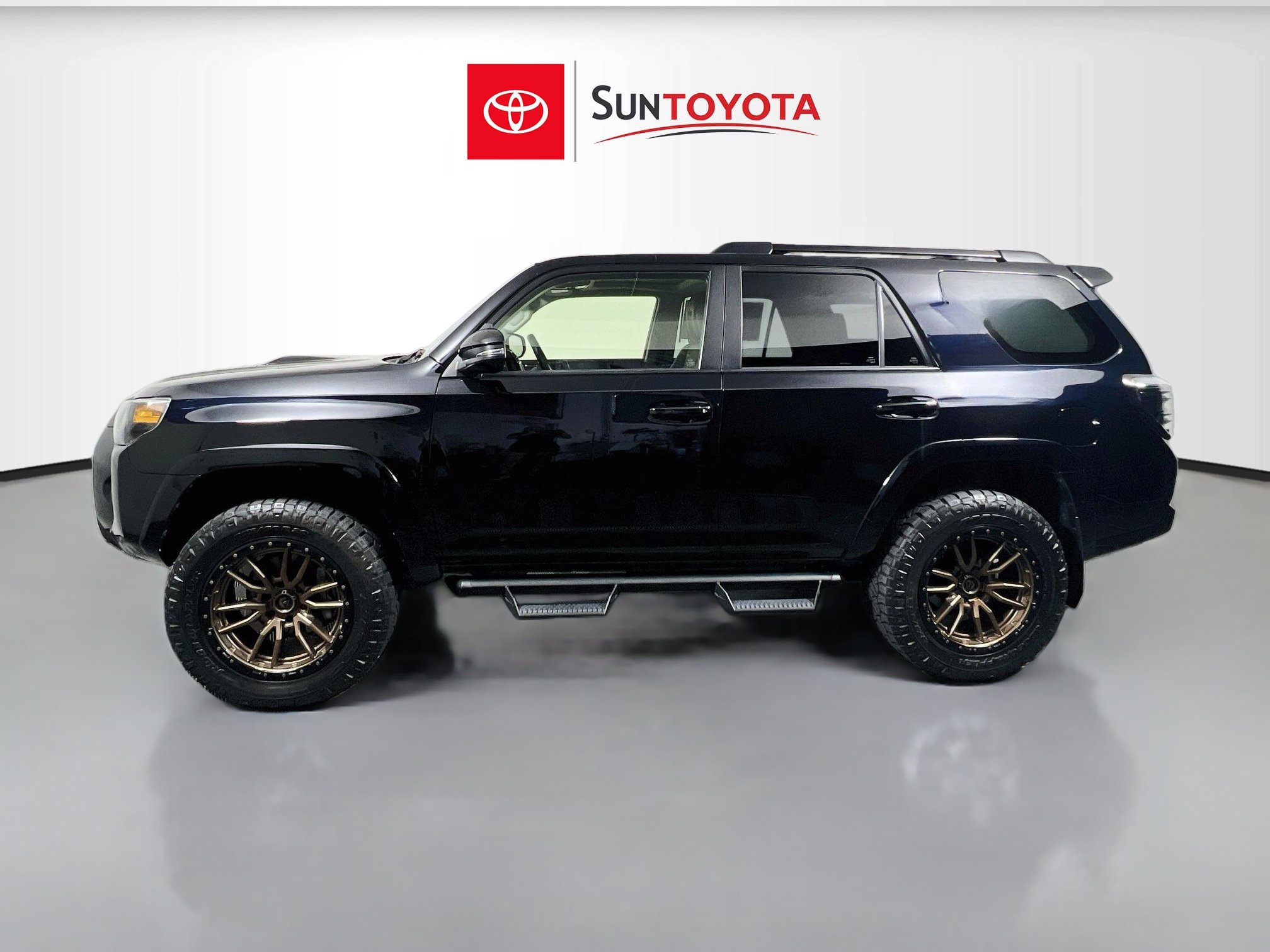 Used 2023 Toyota 4Runner TRD Off-Road Premium w/ Moonroof Package AWD/4WD image 7