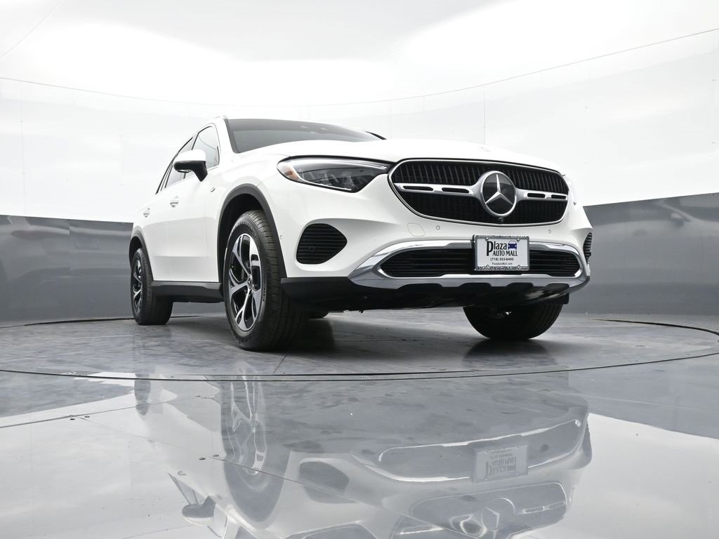 Used 2025 Mercedes-Benz GLC 350e 4MATIC image 32