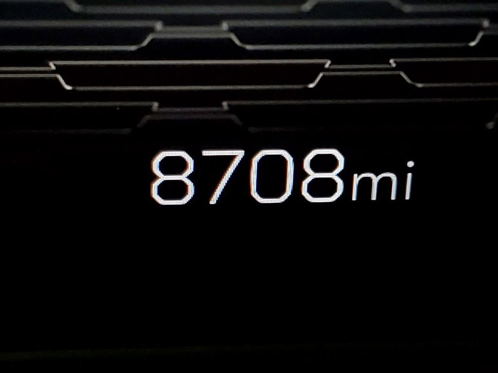 Used 2025 GMC Acadia Elevation image 14