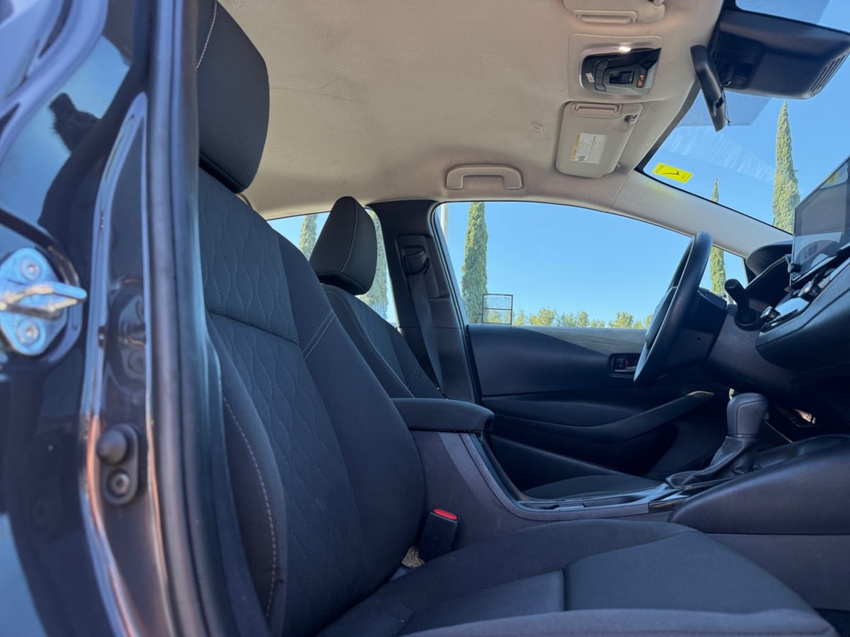 Used 2026 Toyota Corolla LE w/ LE Premium Package FWD image 18