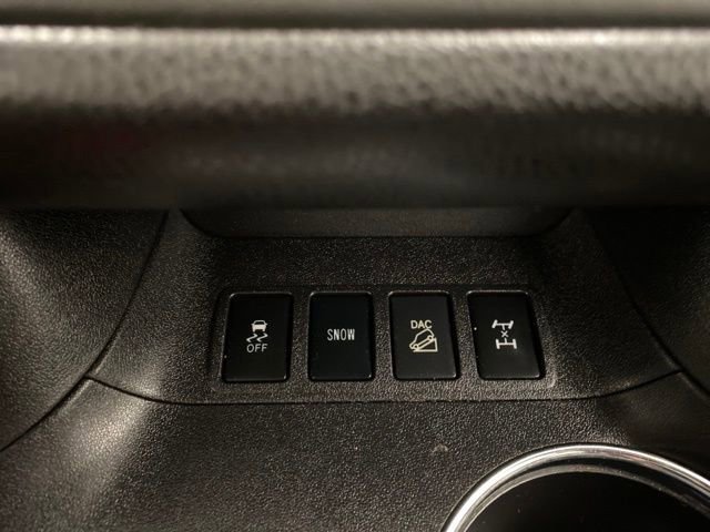 Used 2019 Toyota Highlander SE image 24