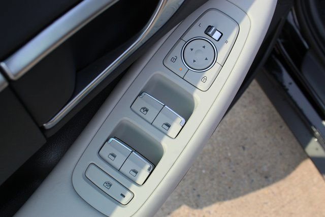 Used 2025 Hyundai Sonata SE FWD image 9