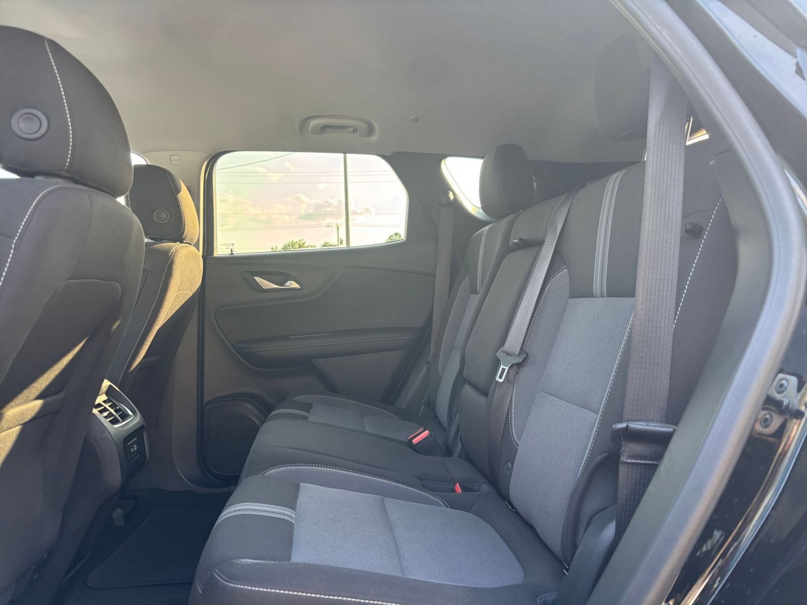Used 2025 Chevrolet Blazer LT FWD image 26