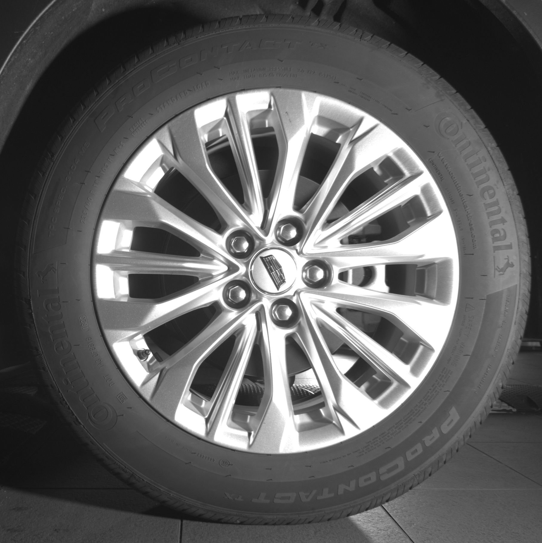 Certified 2024 Cadillac XT4 Luxury w/ Cold Weather Package FWD image 12