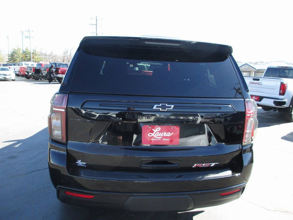 Used 2023 Chevrolet Suburban RST image 7