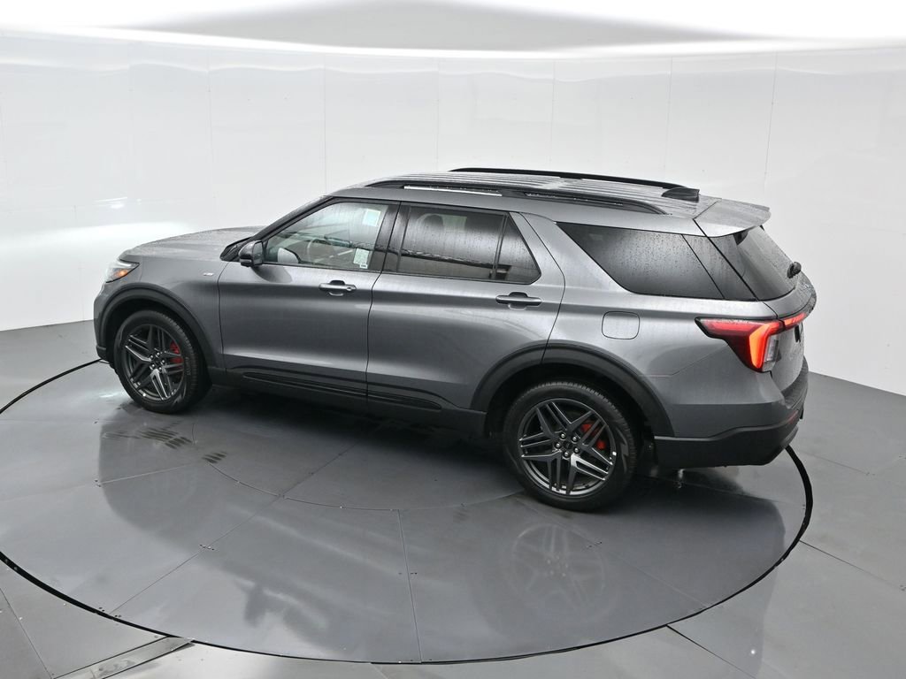 Used 2025 Ford Explorer ST-Line w/ ST-Line Street Pack image 59