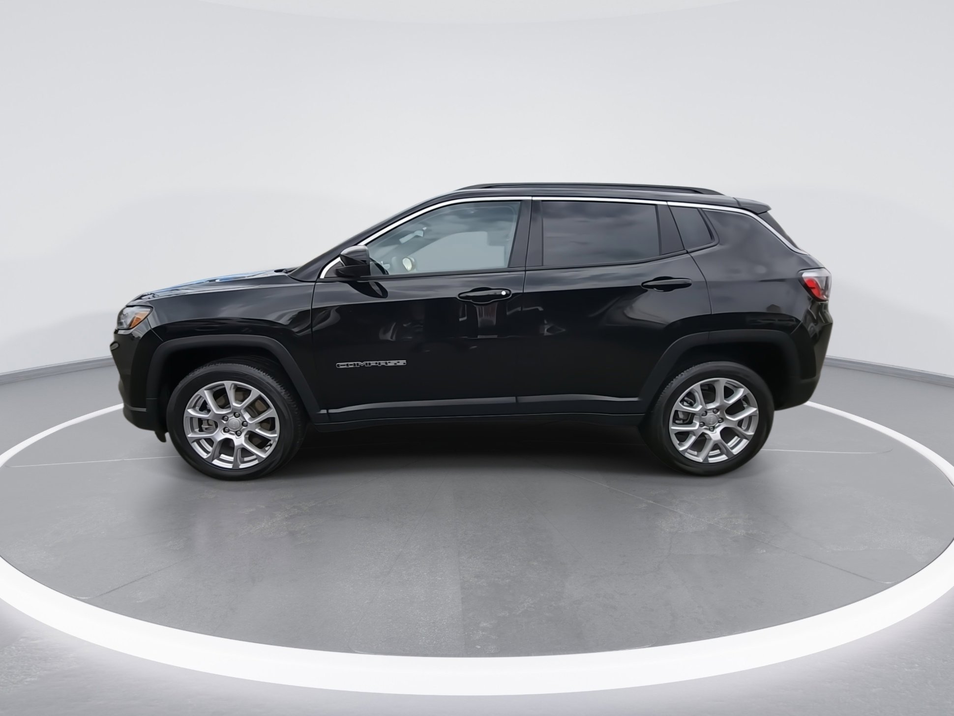 Certified 2023 Jeep Compass Latitude image 5